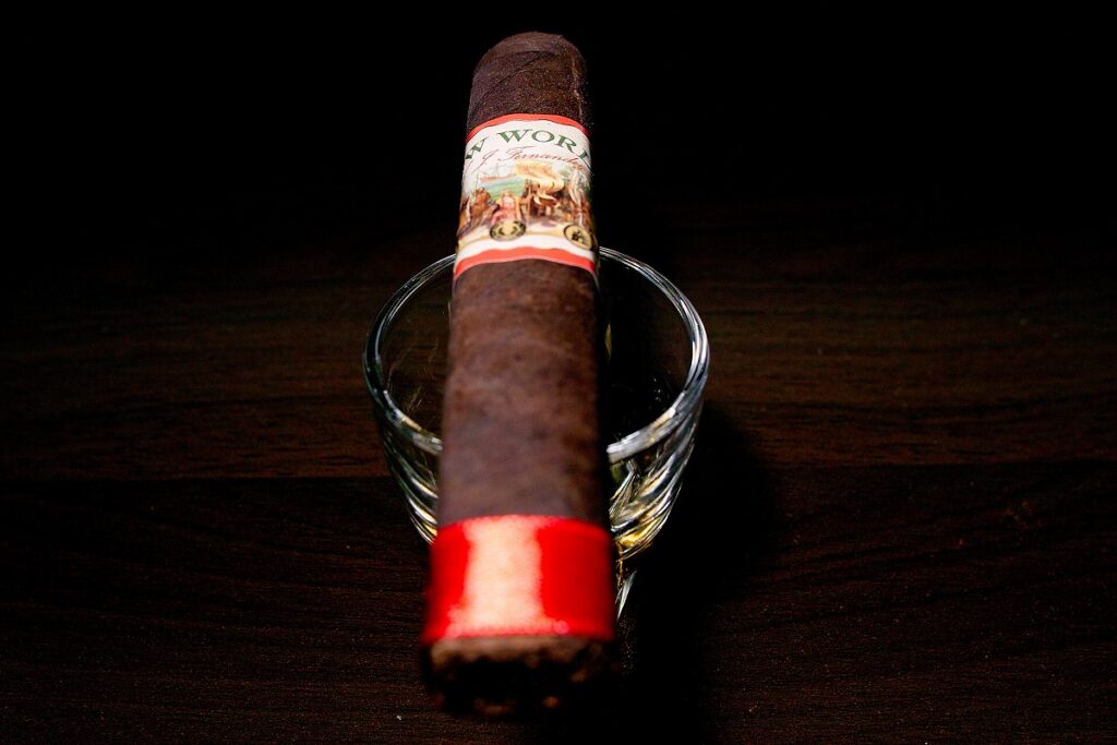 A.J. フェルナンデス ニューワールド オスクーロ ナベガンテ ロブスト/A.J. Fernandez New World Oscuro Robusto Cigar Review｜葉巻/シガー初心者の喫煙レビューブログ｜ギャラリー4