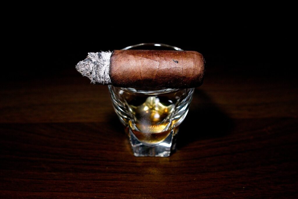 カーサ・トゥラント 1880 クラロ ショートロブスト/Casa Turrent 1880 Claro Short Robusto Cigar Review｜葉巻/シガー初心者の喫煙レビューブログ｜喫煙終盤ファイナルサード