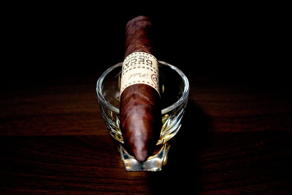 ロッキーパテル デケイド ペティベリコソ/Rocky Patel Decade Petite Belicoso Cigar Review｜葉巻/シガー初心者の喫煙レビューブログ｜ギャラリー4