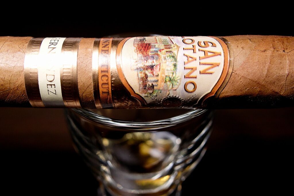 A.J. フェルナンデス サンロターノ コネチカット ロブスト/A.J. Fernandez San Lotano Requiem Connecticut Robusto Cigar Review｜葉巻/シガー初心者の喫煙レビューブログ｜ギャラリー7