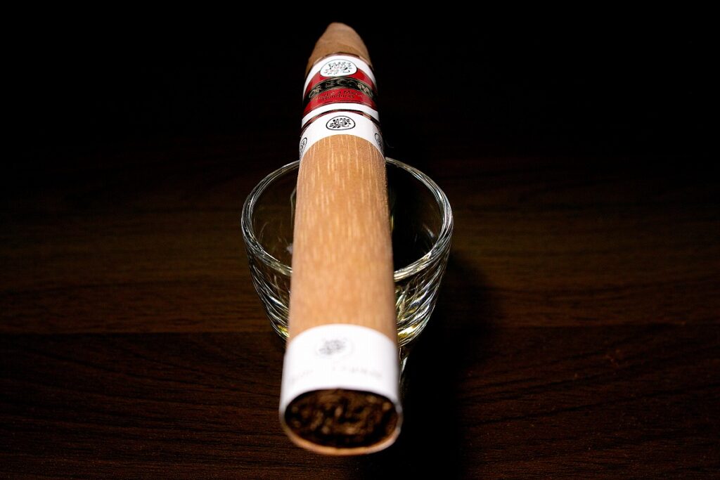 フロール・デ・コパン ベリコソ/Flor de Copan Belicoso Cigar Review｜葉巻/シガー初心者の喫煙レビューブログ｜ギャラリー5
