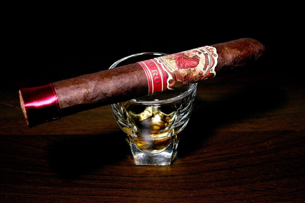 マイファーザー フロール デ ラス アンティラス マデューロ コロナ/My Father Flor de las Antillas Maduro Corona Cigar Review｜葉巻/シガー初心者の喫煙レビューブログ｜ギャラリー3