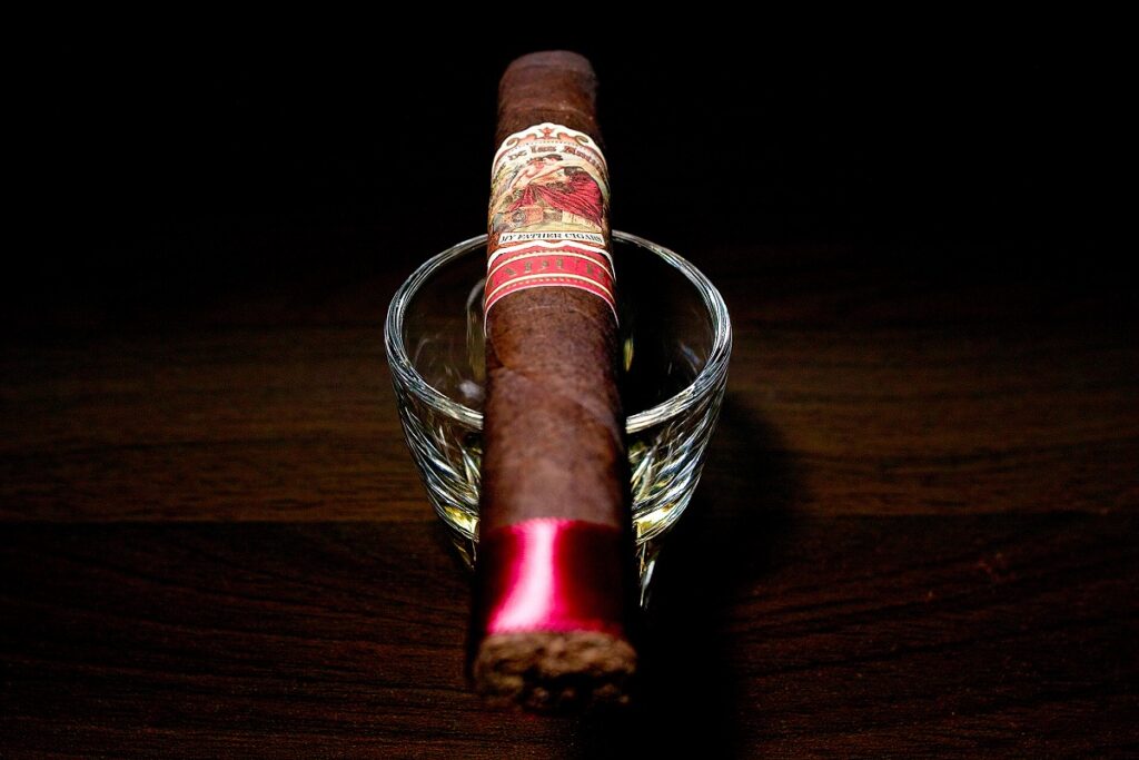 マイファーザー フロール デ ラス アンティラス マデューロ コロナ/My Father Flor de las Antillas Maduro Corona Cigar Review｜葉巻/シガー初心者の喫煙レビューブログ｜ギャラリー5