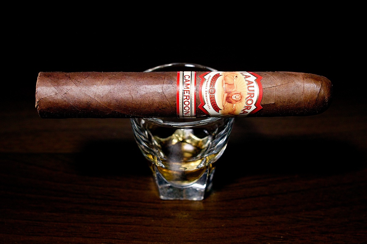ラ・オーロラ カメルーン 1903 ロブスト/La Aurora Cameroon 1903 Robusto Cigar Review｜葉巻/シガー初心者の喫煙レビューブログ｜ギャラリー1_2