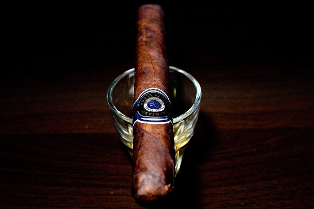 レポサド 96 エステートブレンド コロラド トロ/Reposado 96 Estate Blend Colorado Toro Cigar Review｜葉巻/シガー初心者の喫煙レビューブログ｜ギャラリー4