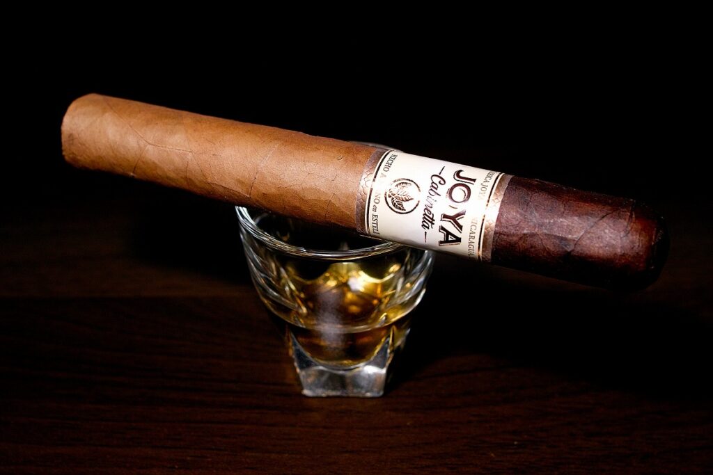 ホヤ・デ・ニカラグア キャビネッタ トロ/Joya de Nicaragua Cabinetta Toro Cigar Review｜葉巻/シガー初心者の喫煙レビューブログ｜ギャラリー2