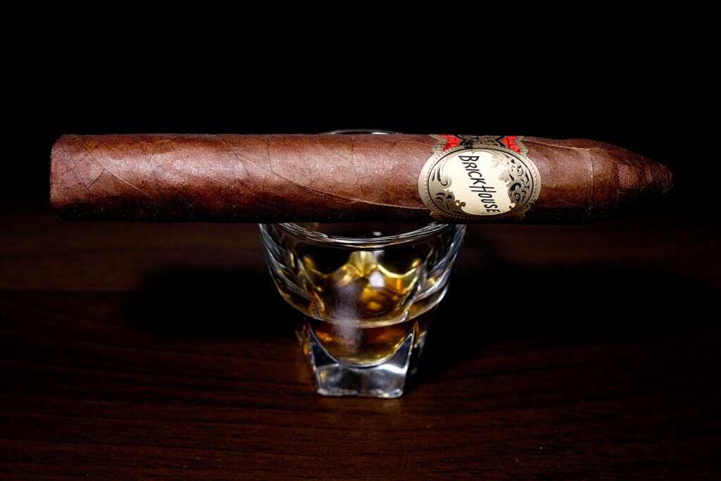 ブリックハウス ショートトルペード/Brick House Classic Short Torpedo Cigar Review|葉巻/シガー初心者の喫煙レビューブログ|ギャラリー1