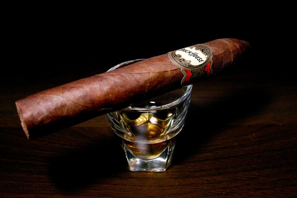 ブリックハウス ショートトルペード/Brick House Classic Short Torpedo Cigar Review｜葉巻/シガー初心者の喫煙レビューブログ｜ギャラリー3