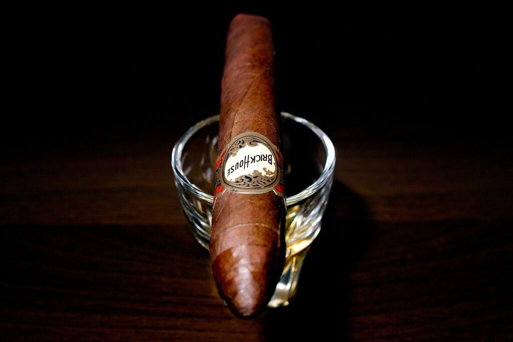 ブリックハウス ショートトルペード/Brick House Classic Short Torpedo Cigar Review｜葉巻/シガー初心者の喫煙レビューブログ｜ギャラリー4