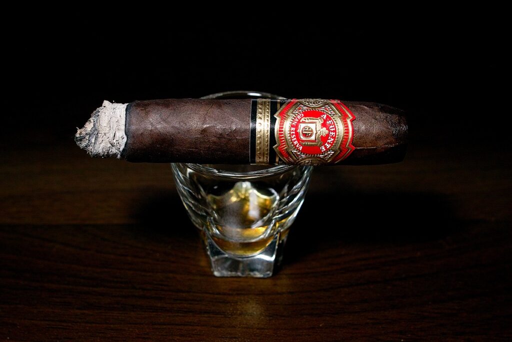 アルトゥーロ・フエンテ シャトーフエンテ ベリコソ/Arturo Fuente Chateau Fuente Sun Grown Cuban Belicoso Cigar Review|葉巻/シガー初心者の喫煙レビューブログ|喫煙中盤セカンドサード