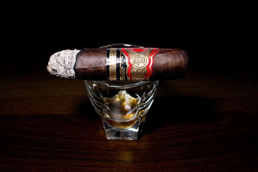 アルトゥーロ・フエンテ シャトーフエンテ ベリコソ/Arturo Fuente Chateau Fuente Sun Grown Cuban Belicoso Cigar Review|葉巻/シガー初心者の喫煙レビューブログ|喫煙中盤の終わり頃セカンドサード