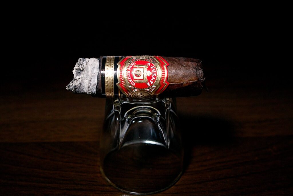 アルトゥーロ・フエンテ シャトーフエンテ ベリコソ/Arturo Fuente Chateau Fuente Sun Grown Cuban Belicoso Cigar Review|葉巻/シガー初心者の喫煙レビューブログ|喫煙終盤ファイナルサード