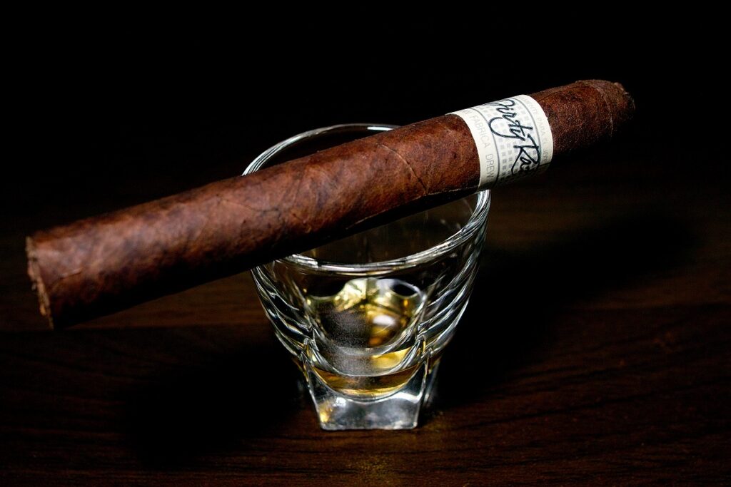 ドリュー・エステート リガ・プリヴァーダ ウニコ ダーティラット/Drew Estate Liga Privada Unico Dirty Rat Cigar Review｜葉巻/シガー初心者の喫煙レビューブログ｜ギャラリー2