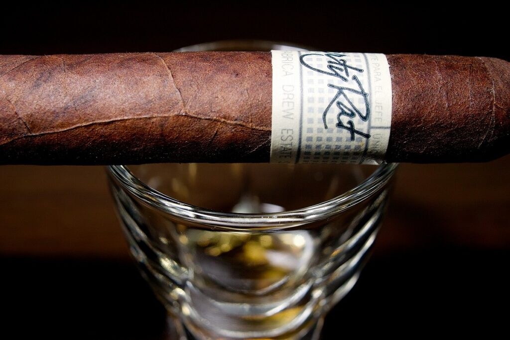 ドリュー・エステート リガ・プリヴァーダ ウニコ ダーティラット/Drew Estate Liga Privada Unico Dirty Rat Cigar Review｜葉巻/シガー初心者の喫煙レビューブログ｜ギャラリー7