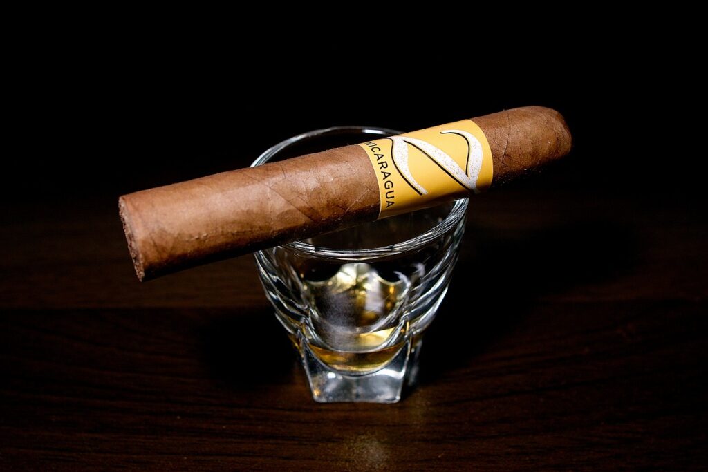 ジノ ニカラグア ハーフコロナ/Zino Nicaragua Half Corona Cigar Review｜葉巻/シガー初心者の喫煙レビューブログ｜ギャラリー2