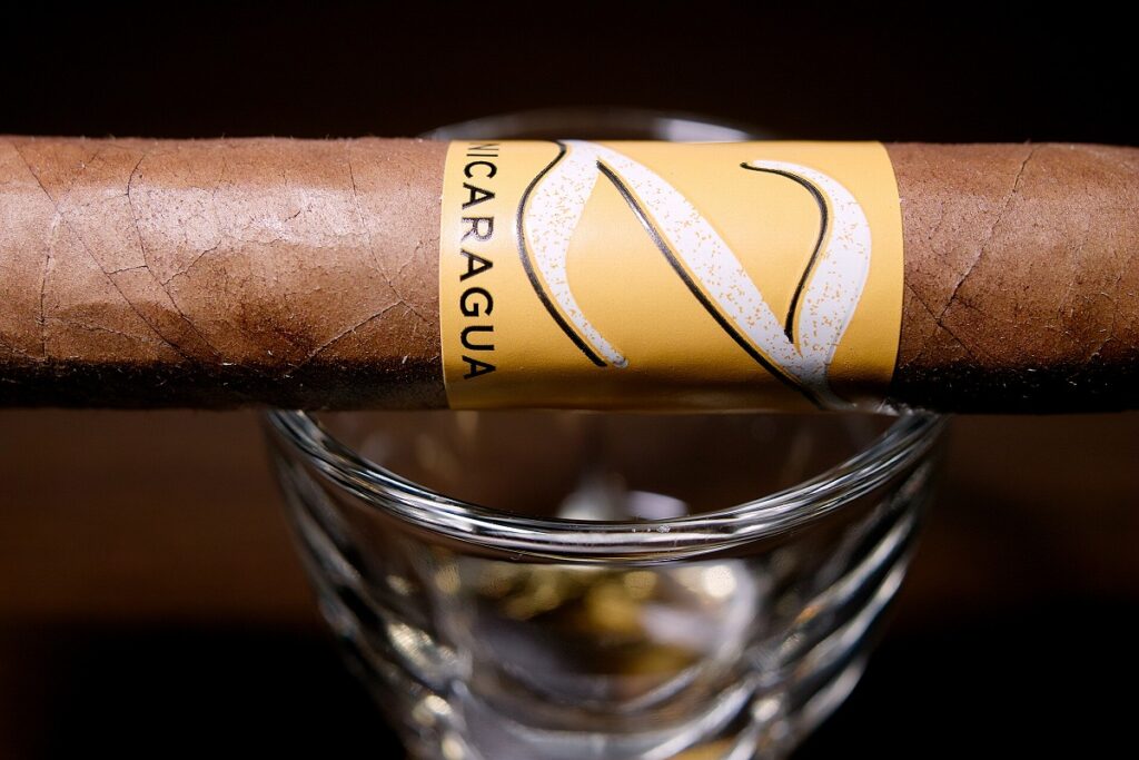 ジノ ニカラグア ハーフコロナ/Zino Nicaragua Half Corona Cigar Review｜葉巻/シガー初心者の喫煙レビューブログ｜ギャラリー7