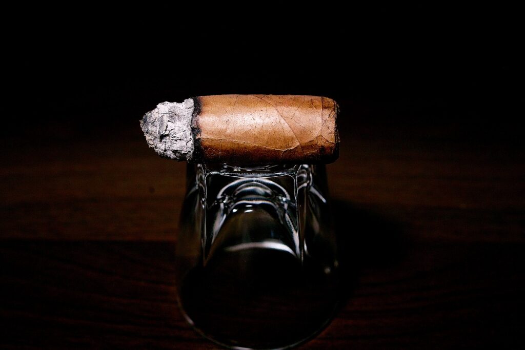 ジノ ニカラグア ハーフコロナ/Zino Nicaragua Half Corona Cigar Review|葉巻/シガー初心者の喫煙レビューブログ|喫煙終盤ファイナルサード