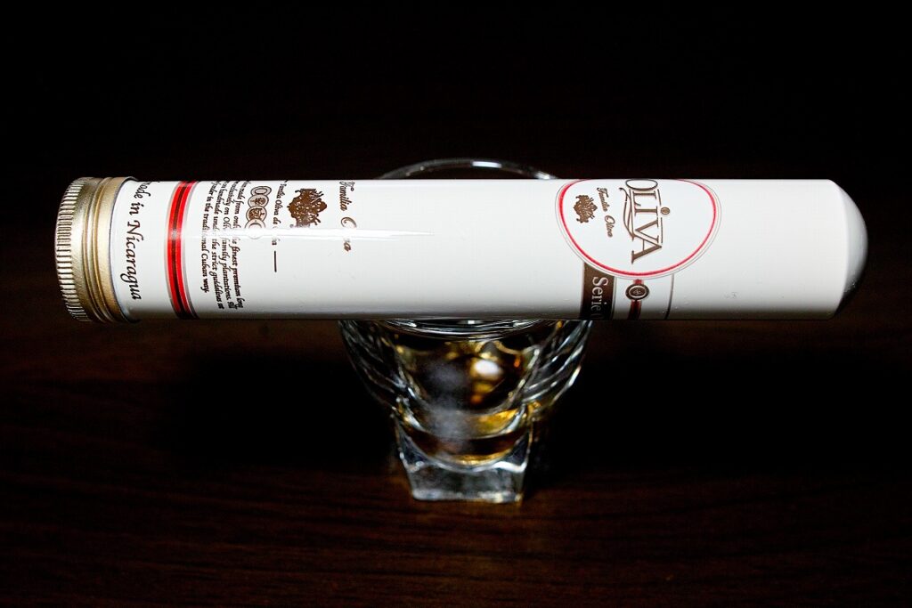 オリバ セリエ O ロブスト チュボス/Oliva Serie O Robusto Tubos Cigar Review｜葉巻/シガー初心者の喫煙レビューブログ｜ギャラリー1