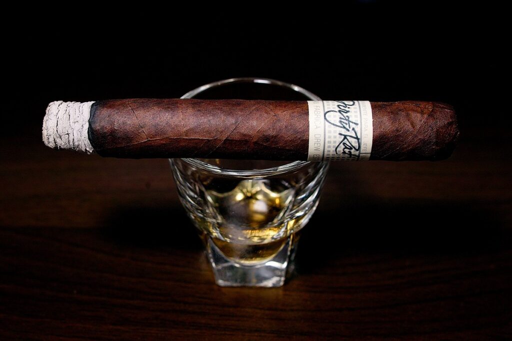 ドリュー・エステート リガ・プリヴァーダ ウニコ ダーティラット/Drew Estate Liga Privada Unico Dirty Rat Cigar Review|葉巻/シガー初心者の喫煙レビューブログ|喫煙序盤ファーストサード