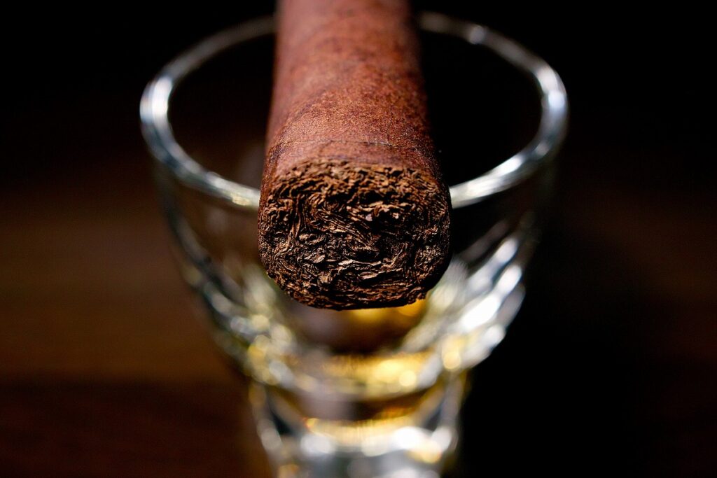ベントレー・ハーフコロナ/Bentley Half Corona Cigar Review｜葉巻/シガー初心者の喫煙レビューブログ｜ギャラリー6