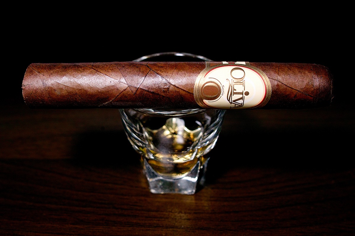 オリバ セリエ O ロブスト チュボス/Oliva Serie O Robusto Tubos Cigar Review｜葉巻/シガー初心者の喫煙レビューブログ｜ギャラリー1