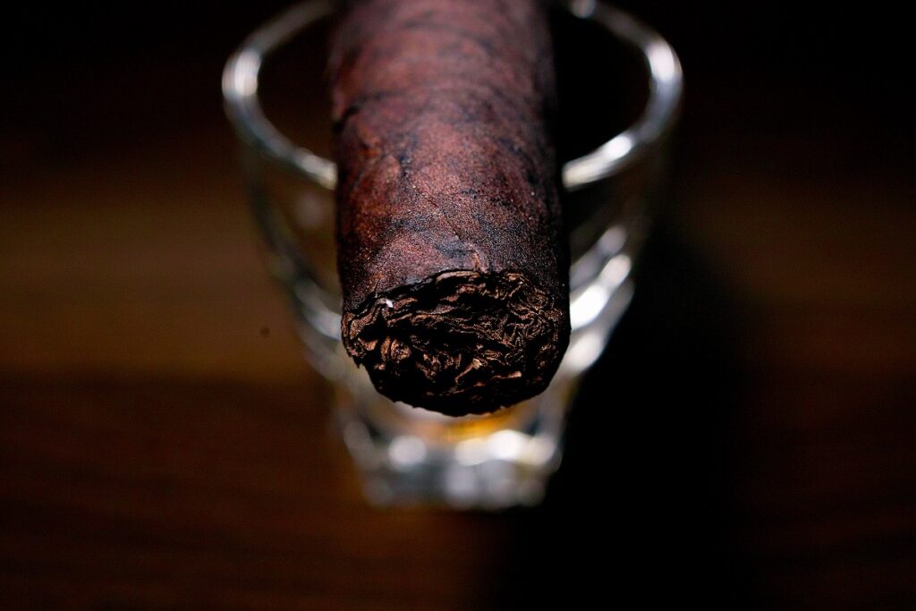 クリストフ ベンジャンス パーフェクト/Kristoff Vengeance Perfecto Cigar Review｜葉巻/シガー初心者の喫煙レビューブログ｜ギャラリー6