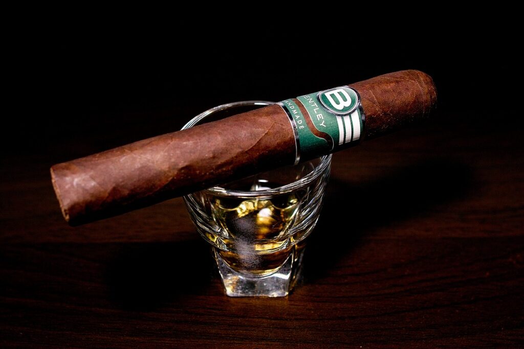 ベントレー・ロブスト/Bentley Robusto Cigar Review｜葉巻/シガー初心者の喫煙レビューブログ｜ギャラリー3