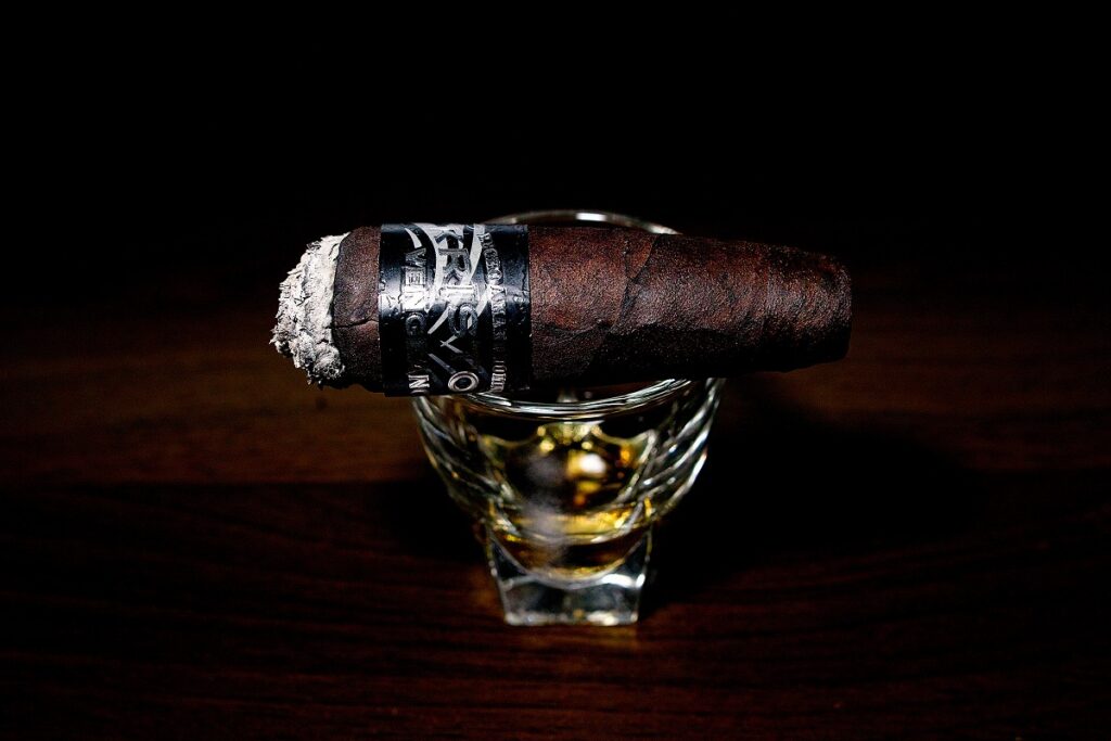 クリストフ ベンジャンス パーフェクト/Kristoff Vengeance Perfecto Cigar Review|葉巻/シガー初心者の喫煙レビューブログ|喫煙終盤ファイナルサード