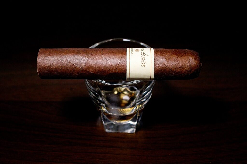 アロマ・デ・ニカ 504 Pinta/Aroma de nica 504 Pinta Cigar Review｜葉巻/シガー初心者の喫煙レビューブログ｜ギャラリー1_2
