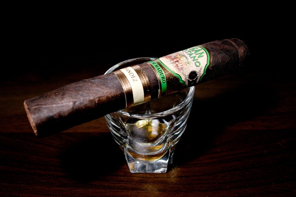 A.J. フェルナンデス サンロターノ マデューロ ロブスト/A.J. Fernandez San Lotano Requiem Maduro Robusto Cigar Review｜葉巻/シガー初心者の喫煙レビューブログ｜ギャラリー3