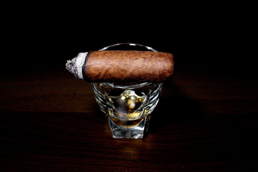 チンチャレロ ペティロブスト (2ヶ月間自家発酵器熟成)/Chinchalero Picadillos (Aging in Fermentation Chamber for 2 Months) Cigar Review｜葉巻/シガー初心者の喫煙レビューブログ｜喫煙中盤セカンドサード