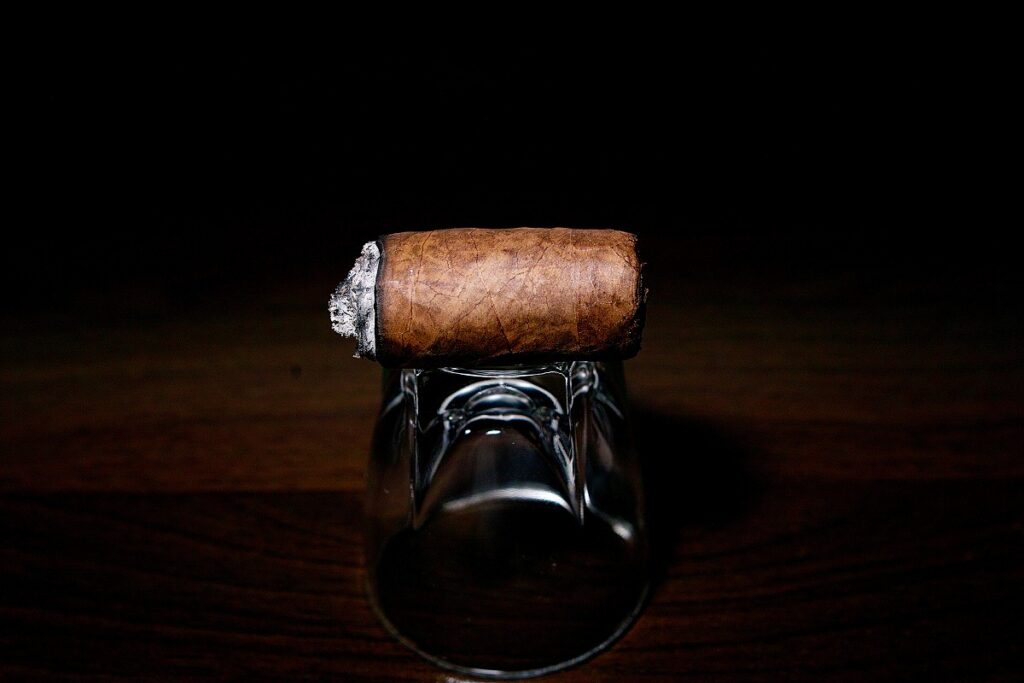 チンチャレロ ペティロブスト (2ヶ月間自家発酵器熟成)/Chinchalero Picadillos (Aging in Fermentation Chamber for 2 Months) Cigar Review｜葉巻/シガー初心者の喫煙レビューブログ｜喫煙終盤ファイナルサード