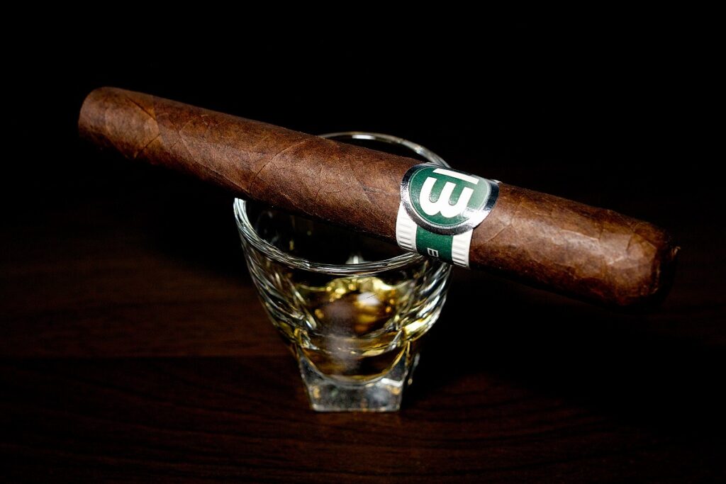 ベントレー・B13シガー/Bentley B13 Cigar Cigar Review｜葉巻/シガー初心者の喫煙レビューブログ｜ギャラリー2