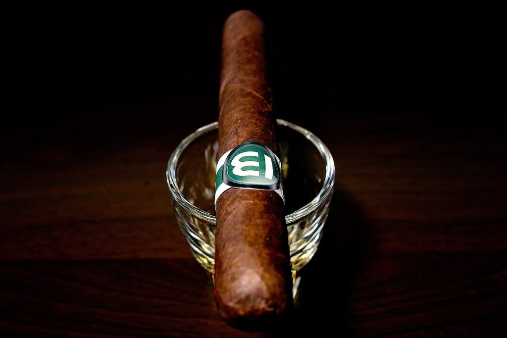 ベントレー・B13シガー/Bentley B13 Cigar Cigar Review｜葉巻/シガー初心者の喫煙レビューブログ｜ギャラリー4