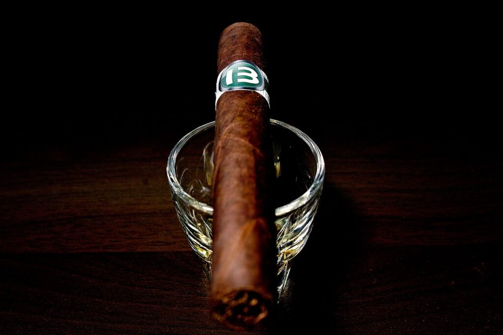 ベントレー・B13シガー/Bentley B13 Cigar Cigar Review｜葉巻/シガー初心者の喫煙レビューブログ｜ギャラリー5