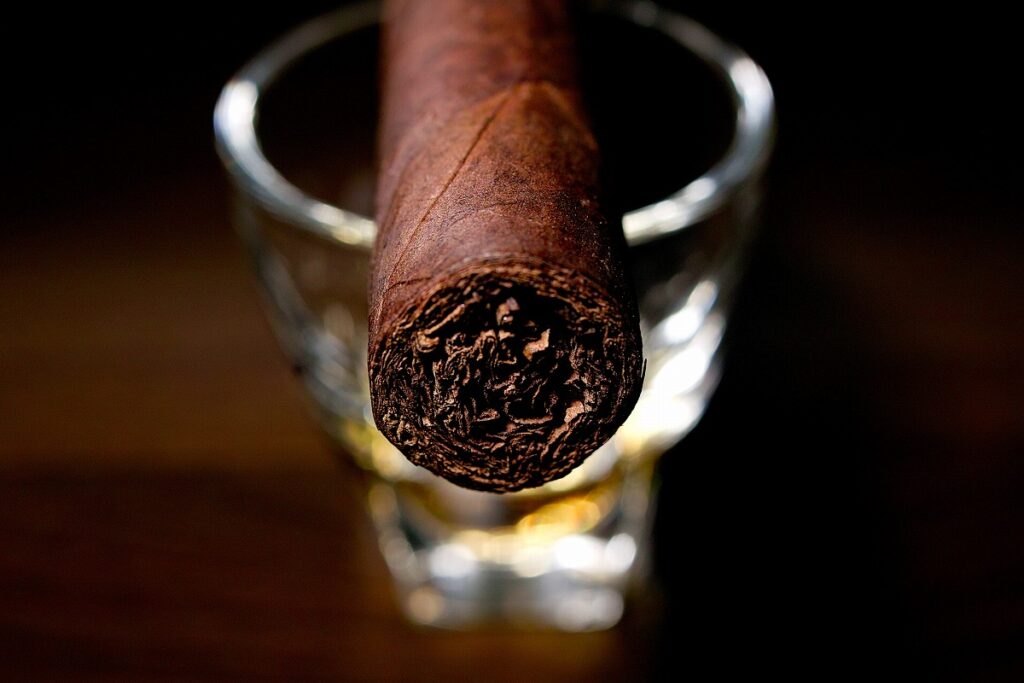 ベントレー・B13シガー/Bentley B13 Cigar Cigar Review｜葉巻/シガー初心者の喫煙レビューブログ｜ギャラリー6