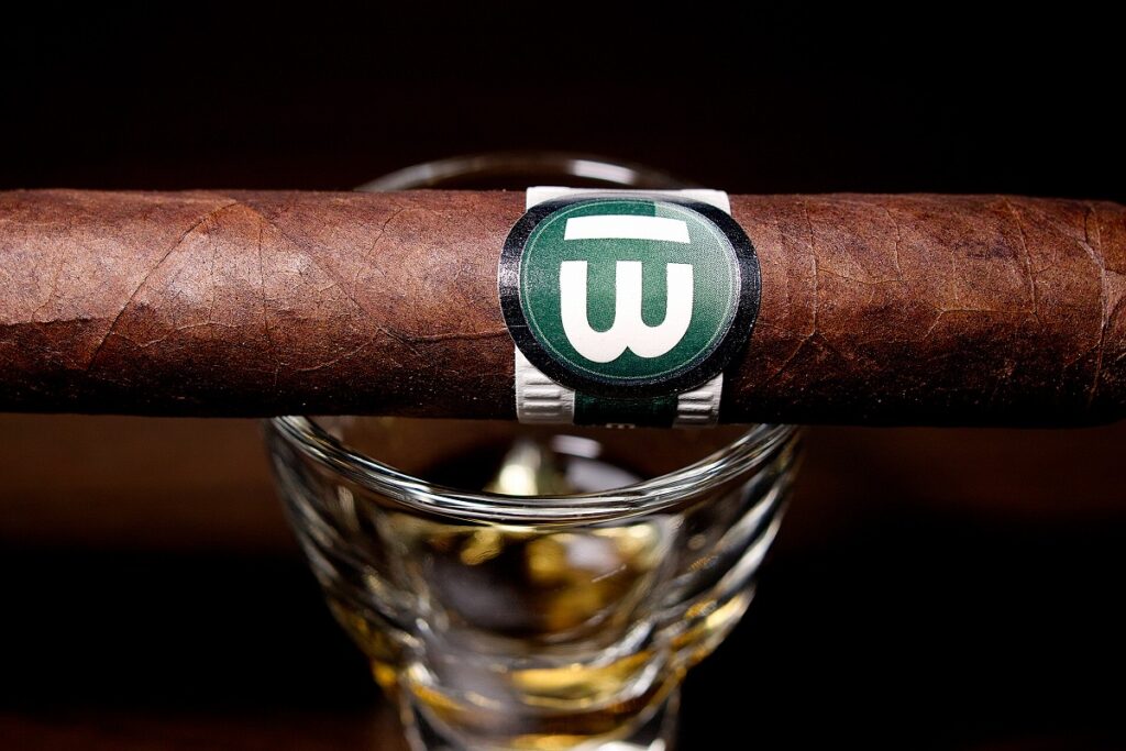 ベントレー・B13シガー/Bentley B13 Cigar Cigar Review｜葉巻/シガー初心者の喫煙レビューブログ｜ギャラリー7