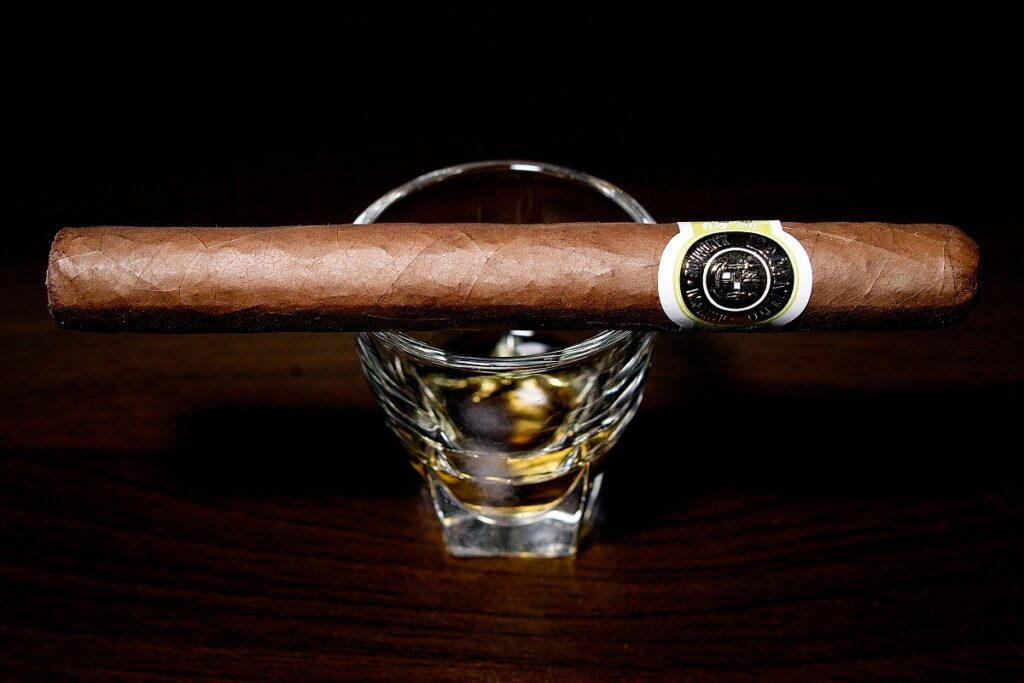 マカヌード カフェ・ハンプトンコート/Macanudo Cafe Hampton Court Cigar Review|葉巻/シガー初心者の喫煙レビューブログ|ギャラリー1