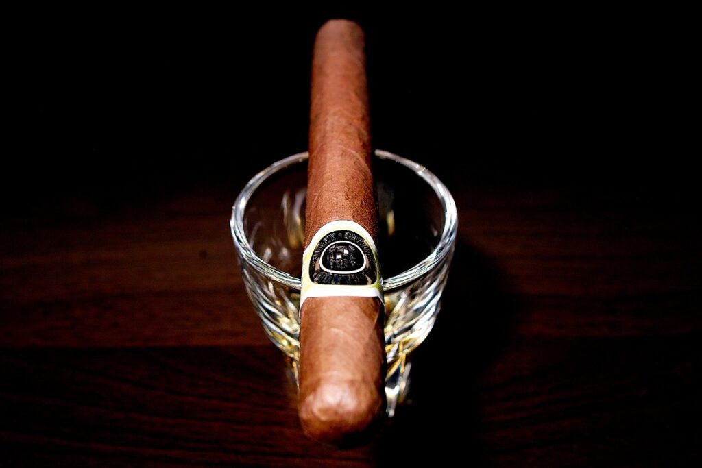 マカヌード カフェ・ハンプトンコート/Macanudo Cafe Hampton Court Cigar Review｜葉巻/シガー初心者の喫煙レビューブログ｜ギャラリー4