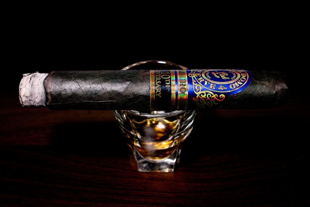 ペルドモ リザーブ 10th アニバーサリー マデューロ エピキュア/Perdomo Reserve 10th Anniversary Maduro Epicure Cigar Review｜葉巻/シガー初心者の喫煙レビューブログ｜喫煙序盤ファーストサード