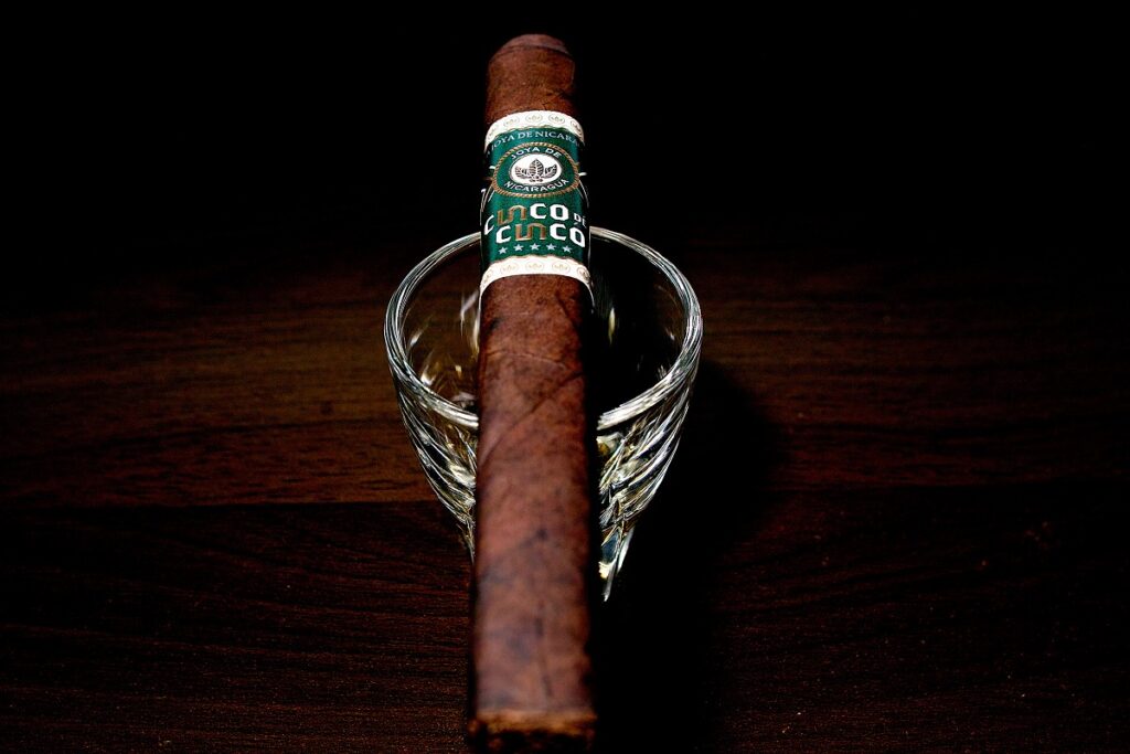 ホヤ・デ・ニカラグア シンコ デ シンコ コロナエクストラ/Joya de Nicaragua Cinco de Cinco Corona Extra Cigar Review｜葉巻/シガー初心者の喫煙レビューブログ｜ギャラリー5