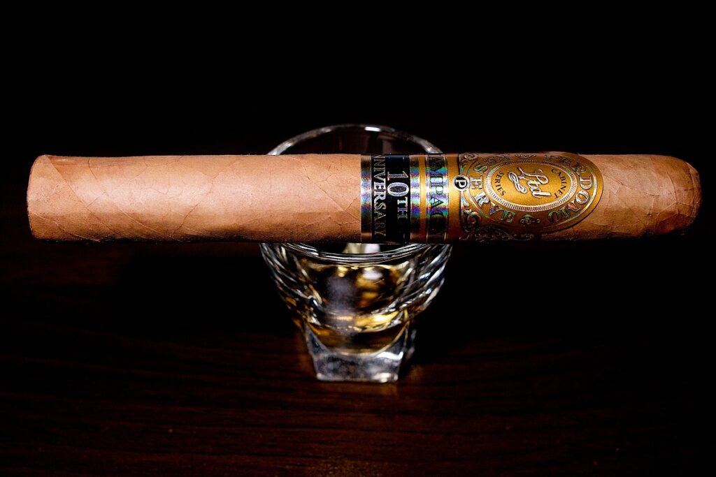 ペルドモ リザーブ 10th アニバーサリー シャンパン エピキュア/Perdomo Reserve 10th Anniversary Champagne Connecticut Epicure Cigar Review｜葉巻/シガー初心者の喫煙レビューブログ｜ギャラリー1