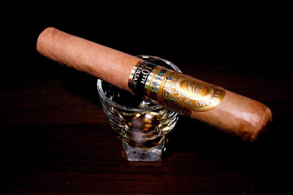 ペルドモ リザーブ 10th アニバーサリー シャンパン エピキュア/Perdomo Reserve 10th Anniversary Champagne Connecticut Epicure Cigar Review｜葉巻/シガー初心者の喫煙レビューブログ｜ギャラリー2