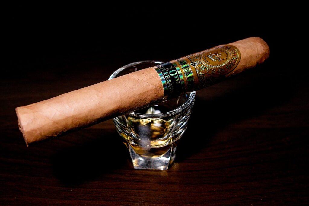 ペルドモ リザーブ 10th アニバーサリー シャンパン エピキュア/Perdomo Reserve 10th Anniversary Champagne Connecticut Epicure Cigar Review｜葉巻/シガー初心者の喫煙レビューブログ｜ギャラリー3