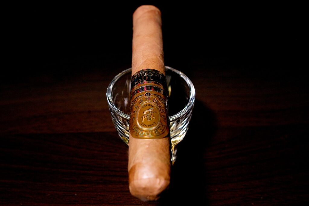 ペルドモ リザーブ 10th アニバーサリー シャンパン エピキュア/Perdomo Reserve 10th Anniversary Champagne Connecticut Epicure Cigar Review｜葉巻/シガー初心者の喫煙レビューブログ｜ギャラリー4