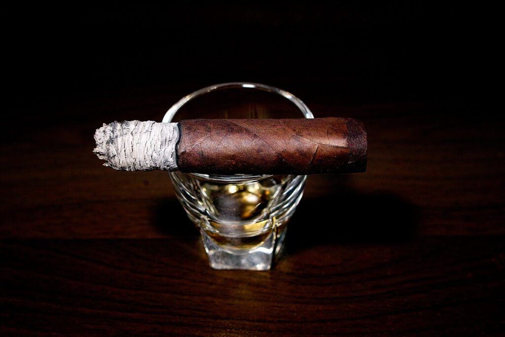 ホヤ・デ・ニカラグア シンコ デ シンコ コロナエクストラ/Joya de Nicaragua Cinco de Cinco Corona Extra Cigar Review|葉巻/シガー初心者の喫煙レビューブログ|喫煙終盤ファイナルサード