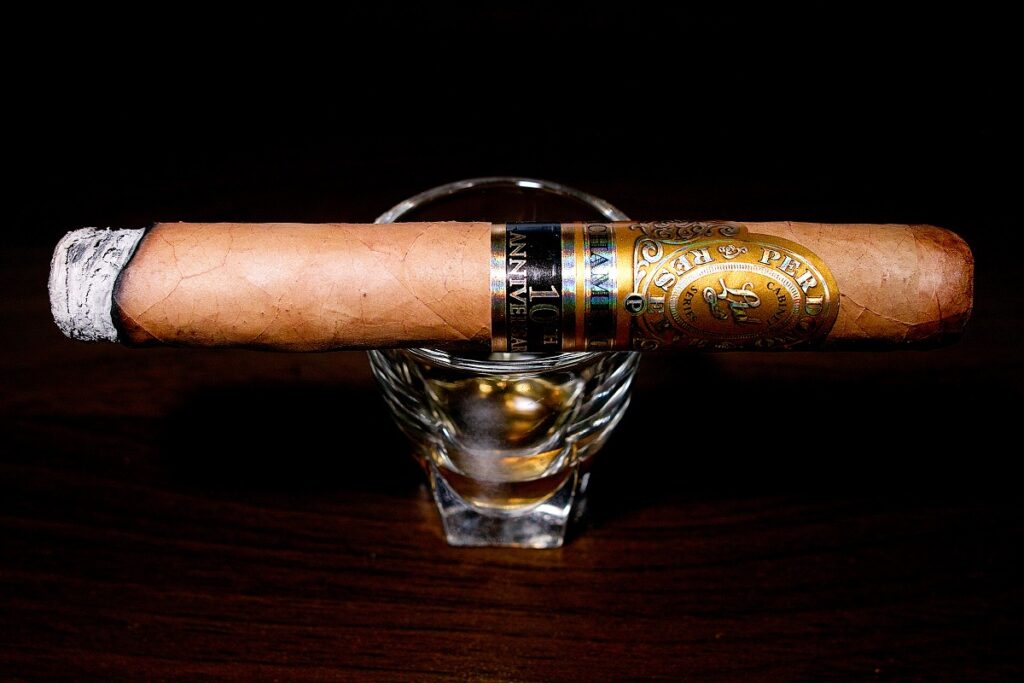 ペルドモ リザーブ 10th アニバーサリー シャンパン エピキュア/Perdomo Reserve 10th Anniversary Champagne Connecticut Epicure Cigar Review｜葉巻/シガー初心者の喫煙レビューブログ｜喫煙序盤ファーストサード
