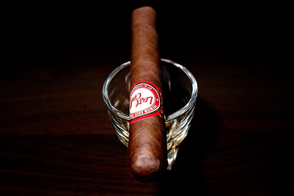 A.J. フェルナンデス ラストコール ハバノ ペケーニャス/A.J. Fernandez Last Call Habano Pequenas Cigar Review｜葉巻/シガー初心者の喫煙レビューブログ｜ギャラリー4