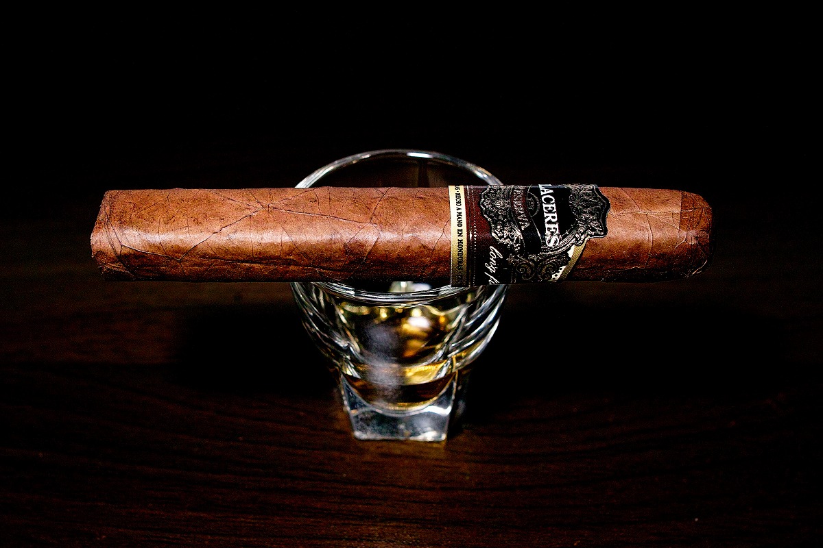 プラセレス レゼルバ スター/Placeres Reserva Stars Cigar Review｜葉巻/シガー初心者の喫煙レビューブログ｜ギャラリー1