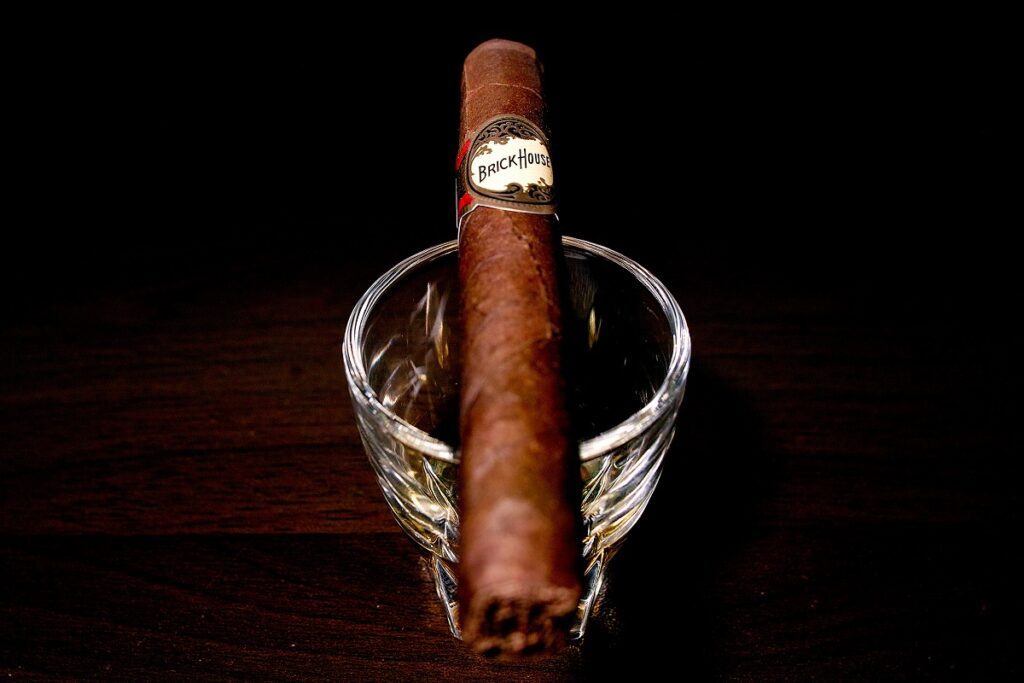 ブリックハウス コロナ/Brick House Classic Corona Cigar Review｜葉巻/シガー初心者の喫煙レビューブログ｜ギャラリー5